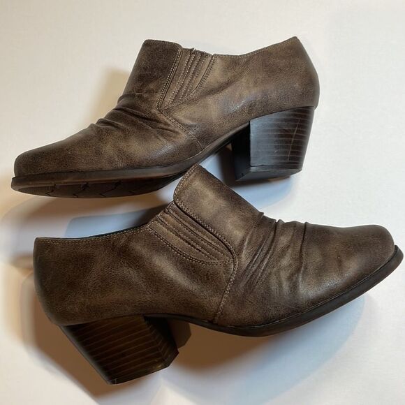 Yuu woman’s brown booties Ranchen size 9W - Picture 6 of 10